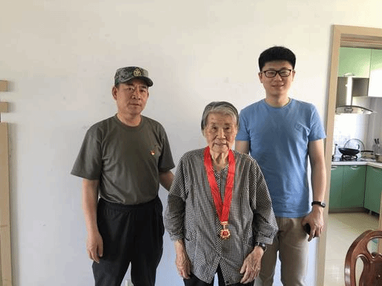 说明: 1